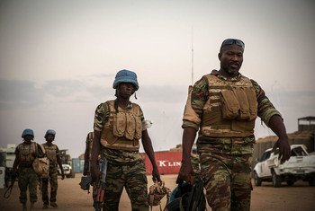 Le contingent guinéen de la MINUSMA assure la sécurité du camp de la MINUSMA, par l'occupation de points stratégiques autour de la ville de Kidal, dans le nord du Mali, appelés Galaxies. En outre, le contingent effectue des recherches de mines et des activités au moyen d’engins explosifs improvisés sur les routes empruntées par les véhicules de la MINUSMA.