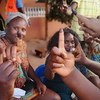 Électrices bissau-guinéennes votant lors des élections législatives tenues le dimanche 10 mars 2019.