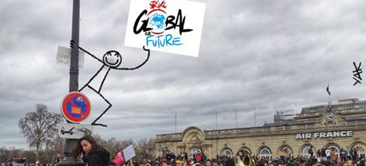 Siguendo el ejemplo de la adolescente Greta Thunberg, una activista contra el cambio climático, estudiantes de instituto y universidades de más de 120 países tomaron las calles el pasado 15 de marzo para advertir a los líderes mundiales sobre la necesidad de combatir este fenómeno.
