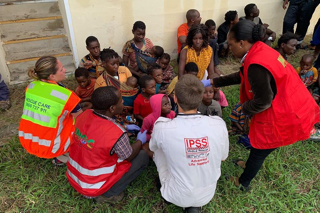 援助物资已开始运抵莫桑比克遭受强热带气旋“伊代”袭击的贝拉地区。