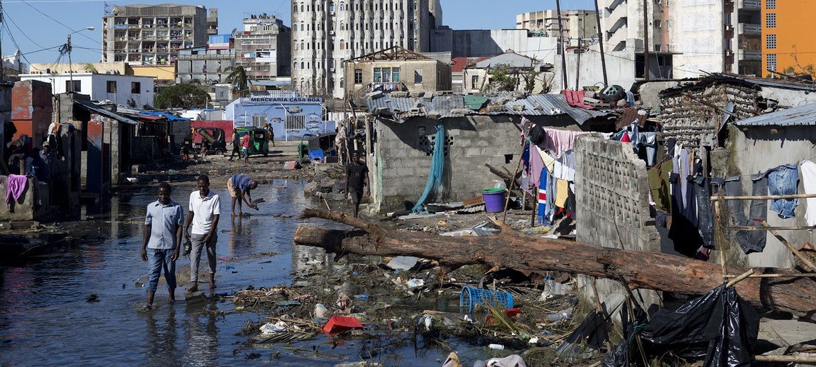 Águas paradas são um problema para a propagação da cólera