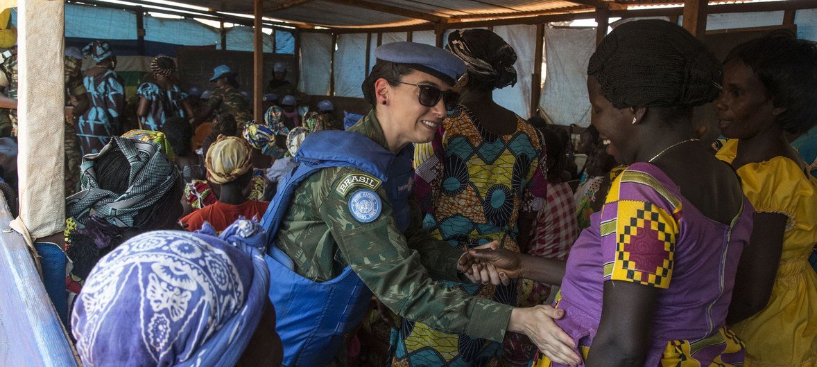 الرائدة مارسيا أندرادي براغا، وهي ضابطة بحرية في بعثة الأمم المتحدة في جمهورية أفريقيا الوسطى