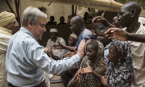 El Secretario General visita la Misión Multidimensional Integrada de Estabilización de las Naciones Unidas Mali en 2018.