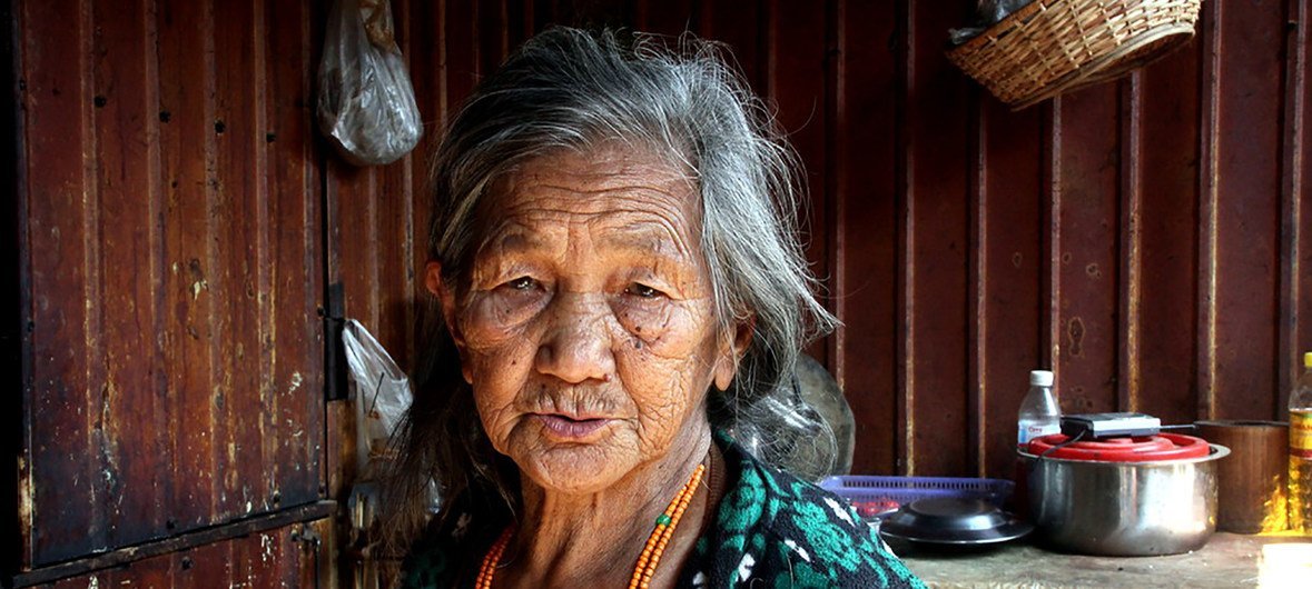 Una mujer de edad avanzada en el estado de Shan del Norte, en Myanmar.