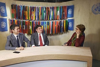 Ильяс Тустикбаев и Валехан Бахретдинов отвечают на вопросы Елены Вапничной в студии Службы новостей ООН