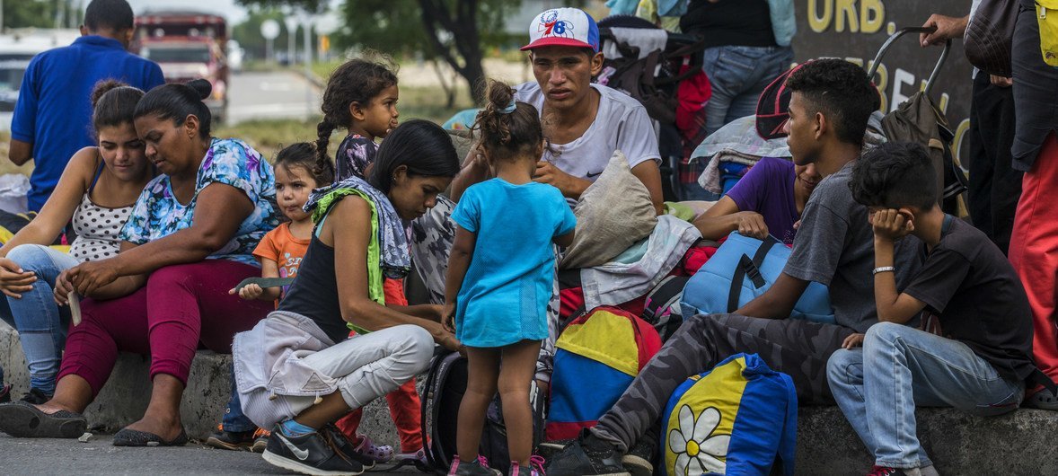 哥伦比亚境内的委内瑞拉难民。据联合国统计，去年平均每天都有大约5000名委内瑞拉人越过边境抵达哥伦比亚。