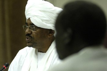 Deposed Sudanese President Omar al-Bashir briefs the UN Security Council during a visit to Khartoum in June 2008. (file)