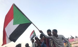 Protesters take to streets in the Sudanese capital, Khartoum. (11 April 2019)