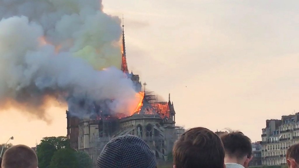 巴黎圣母院大教堂2019年4月15日起火时正在装修。