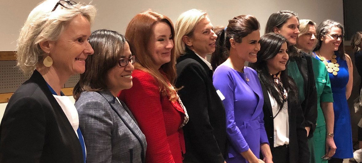 El grupo de madres y activistas durante un evento para marcar el Día de la Madre Tierra en la sede de la ONU en Nueva York.