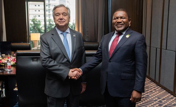 António Guterres, secretário-geral da ONU e o presidente da Moçambique, Filipe Nyusi, durante encontro em Pequim.