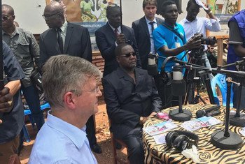 Jean Pierre Lacroix, le  Secrétaire général adjoint des Nations Unies aux opérations de paix, a visité une radio communautaire à Bangassou, en RCA