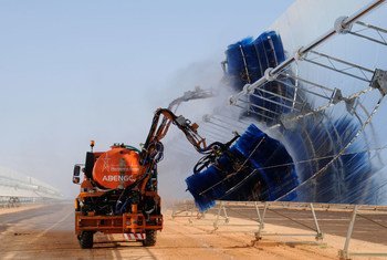 Переход на «зеленую» экономику может ударить по экономике стран, зависящих от экспорта топлива. На фото: солнечная электростанция в Марокко.  