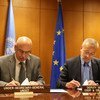 Vladimir Voronkov y Pedro Serrano firman el acuerdo marco de cooperación entre las Naciones Unidas y la Unión Europea en materia de lucha contra el terrorismo.