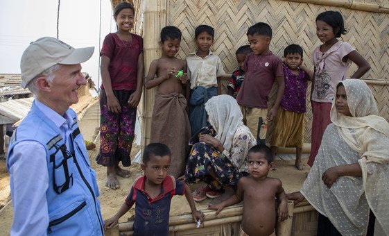 Chefe humanitário da ONU, Mark Lowcock, no assentamento de Kutapalong, no Bangladesh