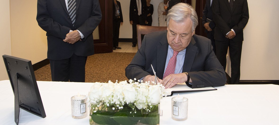 UN Secretary-General António Guterres signs the book of condolence at the Permanent Mission of Sri Lanka in New York following terrorist attacks in April 2019 on churches in the south Asian country.
