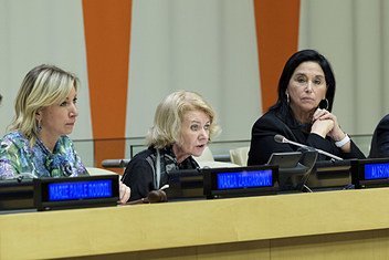 Мария Захарова, Алисон Смейл и Памела Фальк на мероприятии в ООН по роли СМИ в демократическом обществе