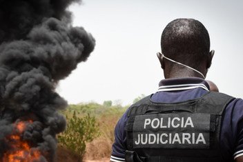 Agente da Polícia Judiciária vê drogas serem queimadas nos arredores de Bissau