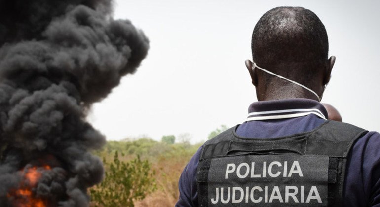 Agente da Polícia Judiciária vê drogas serem queimadas nos arredores de Bissau