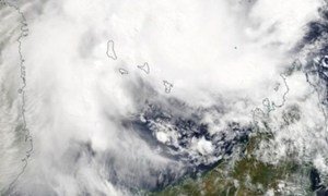 Imagen de un satélite de la NASA muestra como el ciclón tropical Kenneth se acerca a Mozambique.