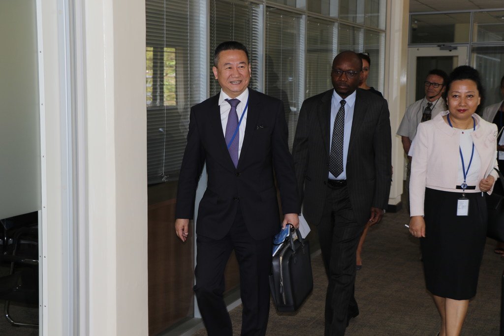 L'Envoyé spécial de l'ONU pour la région des Grands lacs d'Afrique, Huang Xia, arrive à Nairobi pour prendre ses fonctions, le mardi 2 avril 2019.