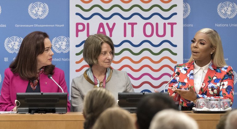 联大主席埃斯皮诺萨4月30日在联合国纽约总部举行新闻发布会，宣布将于6月1日举行一场题为“大声唱出来”（Play it Out）反对一次性塑料主题的音乐会。