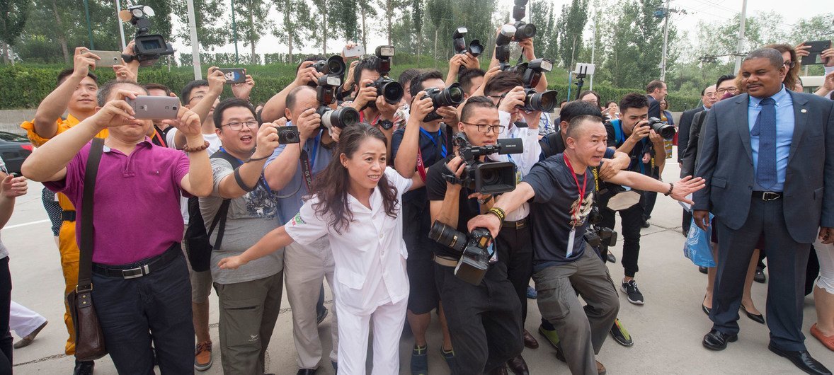 Periodistas cubre la visita del Secretario General de la ONU a Beijing en julio de 2016.