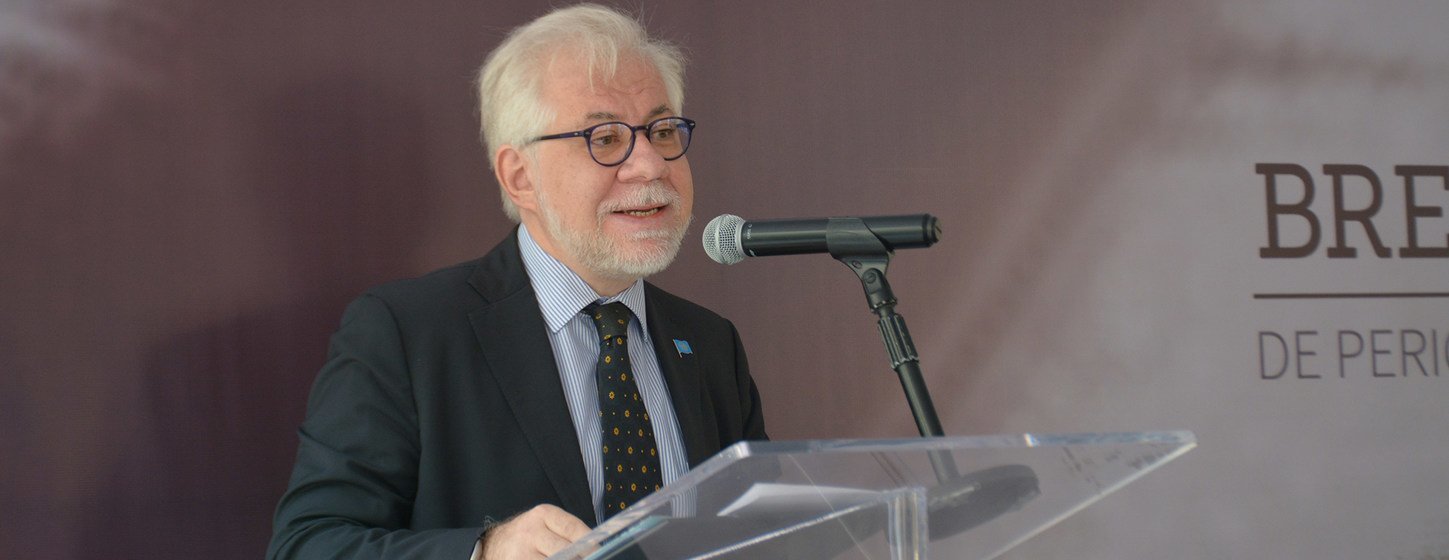 Giancarlo Summa, director del centro de Información de la ONU para México, Cuba y la República Dominicana se dirige al público durante la entrega del Premio Breach/Valdez de Periodismo 2019.