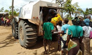 Le Sherp - un véhicule amphibie - a permis au PAM d’atteindre des communautés du nord du Mozambique isolées par le cyclone Idai et de livrer 26 tonnes de vivres sans avoir à recourir à des ponts aériens coûteux.