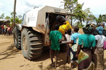 Le Sherp - un véhicule amphibie - a permis au PAM d’atteindre des communautés du nord du Mozambique isolées par le cyclone Idai et de livrer 26 tonnes de vivres sans avoir à recourir à des ponts aériens coûteux.
