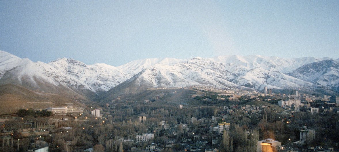 A view of Tehran, Iran, 11 December 1997