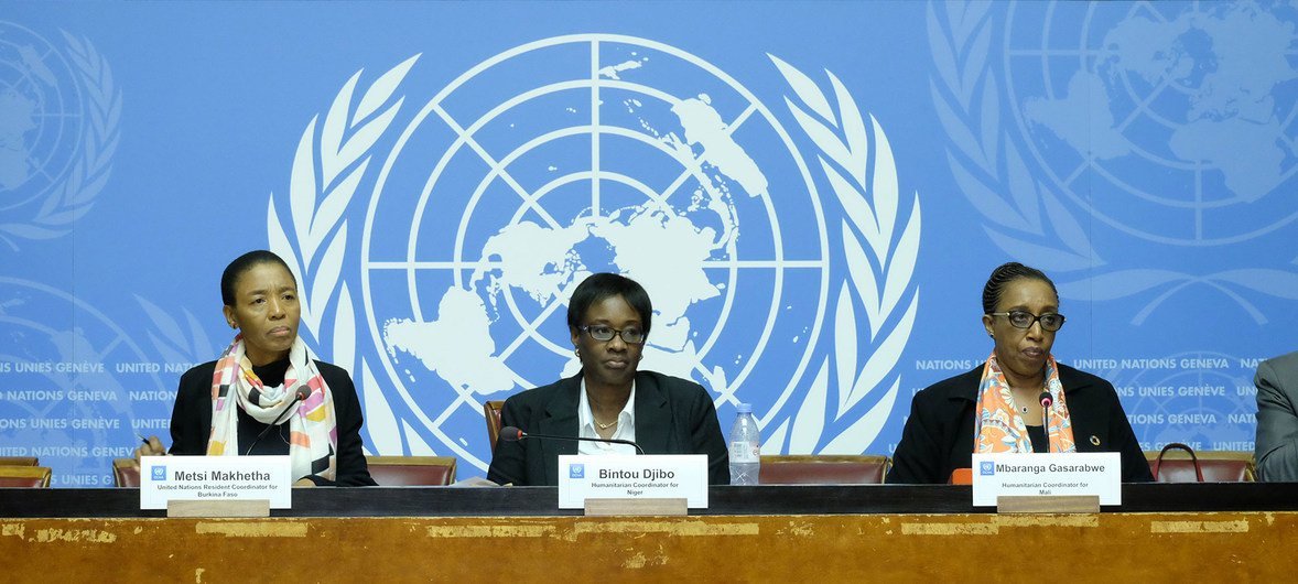 (de izq. a der.) Metsi Makhetha, coordinadora residente de Burkina Faso, Bintou Djibo,  coordinadora residente de Niger, y Mbaranga Gasarabwe, coordinadora residente de Mali.