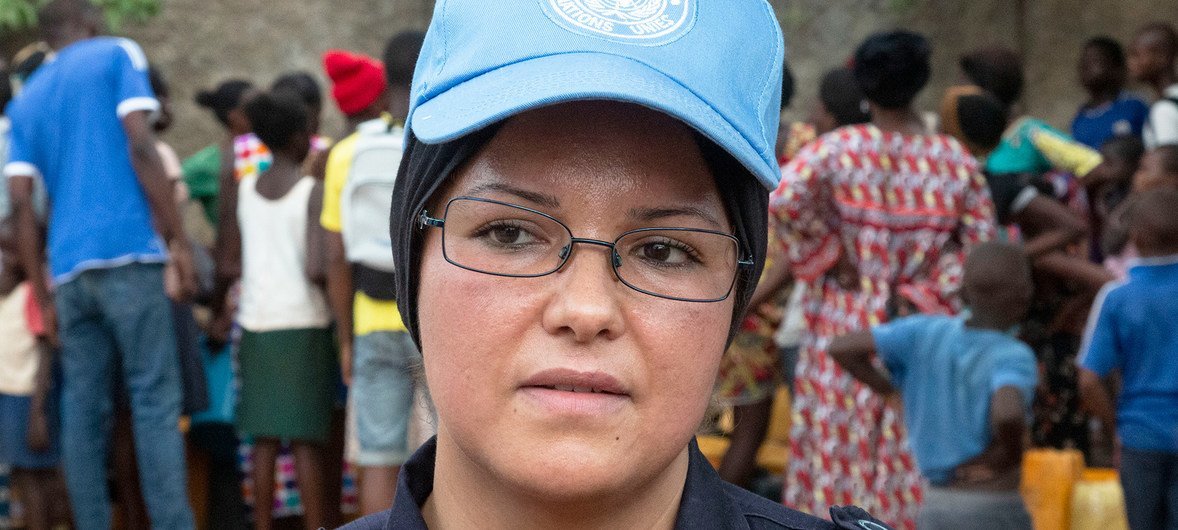 Nadia Khelifi, une femme casque bleu qui travaille au sein de la MINUSCA, en République centrafricaine.