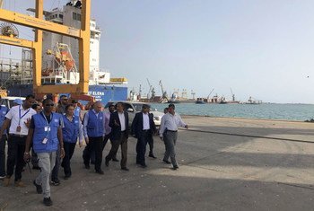 Председатель Координационного комитета, генерал Майкл Лоллесгаард, во время посещения йеменских портов в Красном море. Фото из архива.