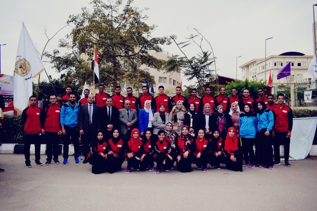 طلاب مشاركون في مبادرة منظمة الصحة العالمية "الرياضة من أجل الصحة"، التي أطلقتها بجامعات مصر.