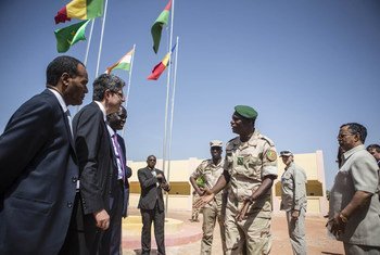 En octobre 2017, des membres du Conseil de sécurité des Nations Unies se sont rendus à Mopti, au Mali, pour rencontrer les commandants de la Force conjointe G5 Sahel.