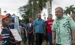 Secretário-geral da ONU conversou com estudantes em Suva, capital das Ilhas Fiji. 