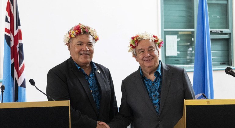 Генеральный секретарь ООН с премьер-министром Тувалу Энеле Сопоага 