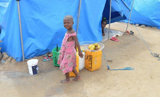 Acampamento na Beira, em Moçambique, que abriga famílias afetadas pelo ciclone