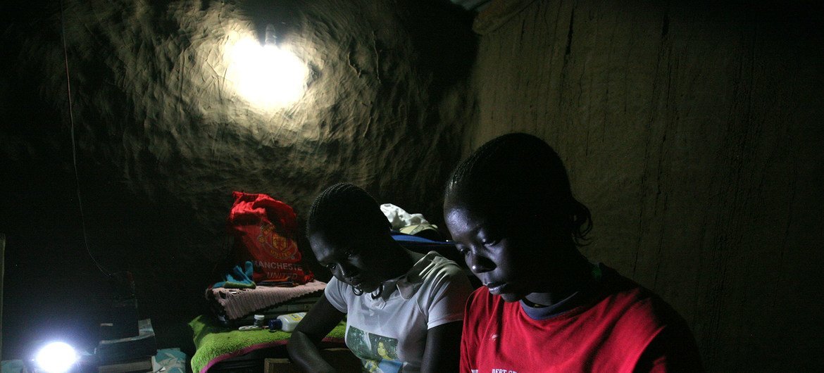 O projeto OKAPI Green Energy da SAVIC Africa vai construir uma mini-rede de 20 kWp no Campo de Refugiados de Kakuma, Quênia.