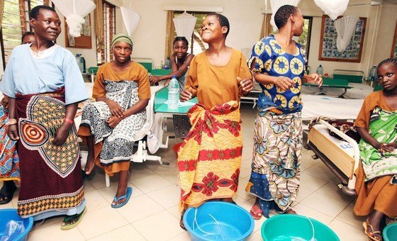 В ходе кампании ЮНФПА около ста тысяч женщин избавились от акушерских свищей. На фото: больница в Танзании.  