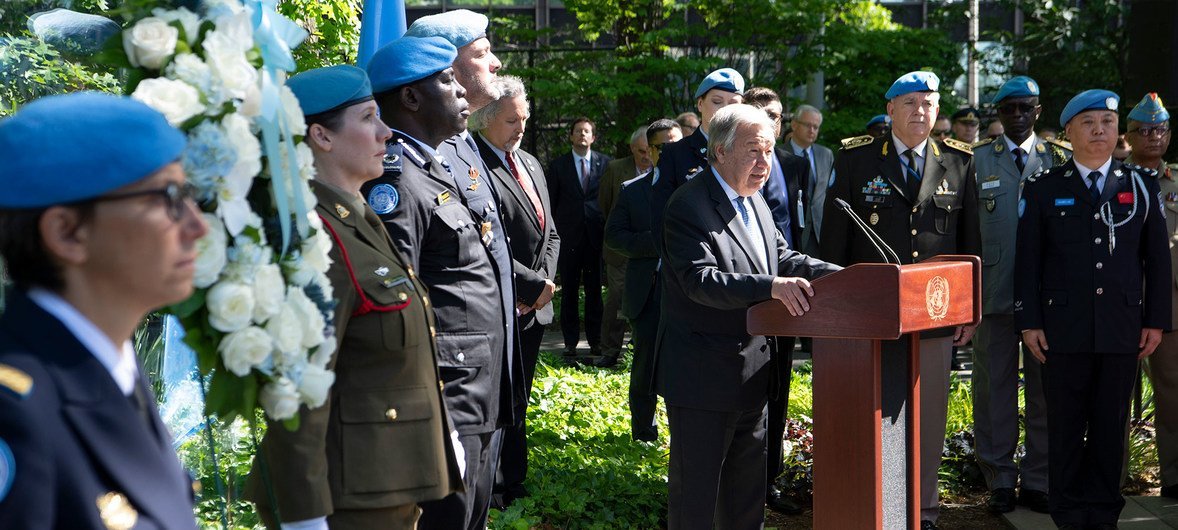 أمين عام الأمم المتحدة يلقي كلمة في مراسم تكريم حفظة السلام الذين لقوا مصرعهم أثناء تأدية واجبهم في بعثات الأمم المتحدة لحفظ السلام. 24 مايو/أيار 2019.