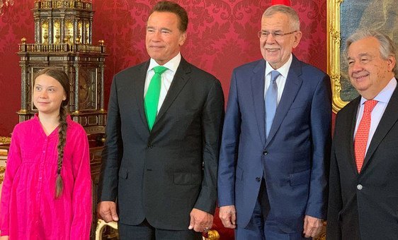 António Guterres com a ativista climática Greta Thunberg, o ex-governador da Califórnia Arnold Schwarzenegger e o presidente austríaco Alexander Van der Bellen, na Cimeira Mundial Áustria R20 em Viena.