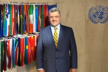 Генерал-майор, Представитель министерства обороны при Постоянном представительстве Украины при ООН Юрий Кравец. 