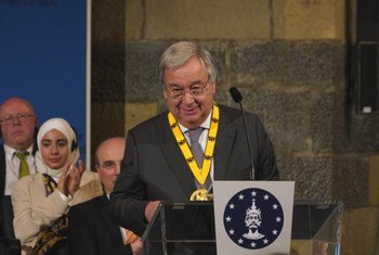 Le Secrétaire général de l'ONU,  António Guterres, reçoit le Prix Charlemagne à Aix-la-Chapelle, en Allemagne, le 30 mai 2019.