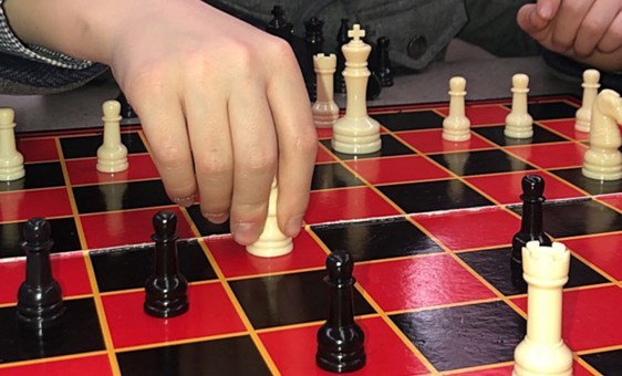O que o xadrez pode nos ensinar no combate do COVID-19 - BUTIÁ DIGITAL