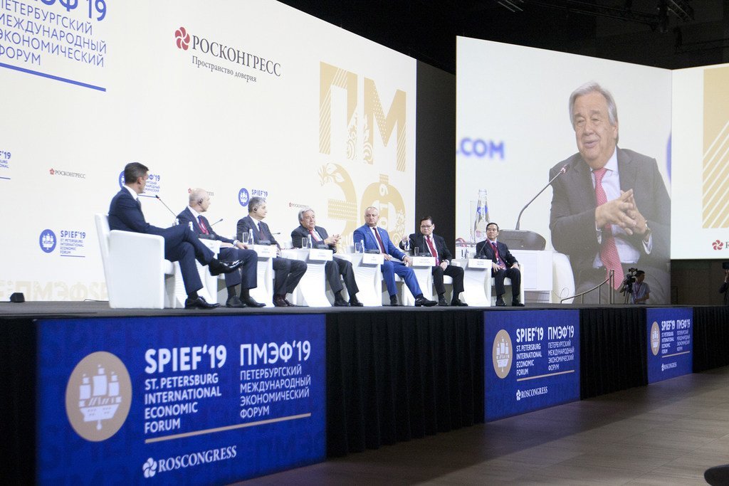 الأمين العام أنطونيو غوتيريش أثناء إلقاء كلمته في الجلسة الافتتاحية لمنتدى سان بطرسبرغ الاقتصادي الدولي 2019 (SPIEF).