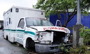 في مركز صحي بالمركز الصحي على مشارف كاراكاس ، فنزويلا ، أدى نقص قطع الغيار إلى جعل الوحدات الصحية المتنقلة وسيارات الإسعاف غير قابلة للاستخدام. (5 يونيو 2019)