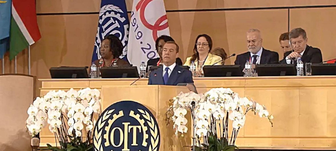 Waziri Mkuu wa Urusi, Dmitry Medvedev akihutubia mkutano wa Baraza Kuu la ILO hii leo huko Geneva, Uswisi. (Juni 11, 2019)