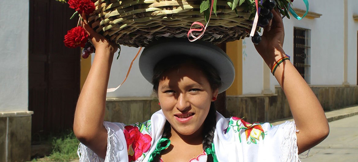 Cholita: Bandeñita de Tarija, Bolivia
